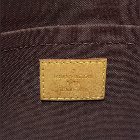 Louis Vuitton Favorite PM Monogram Purse - Picture 7 of 14